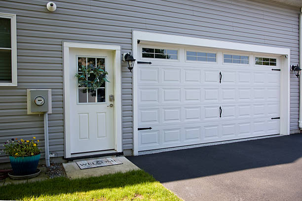 24/7 Emergency Garage Door Panel Replacement experts in Liberty City, TX